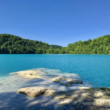 Cover Image for Women's Hiking Meetup at Green Lakes State Park