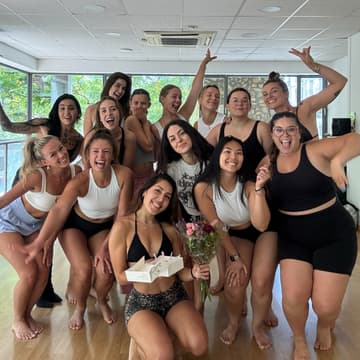 Cover Image for ✧ Dance & Connect ✧ BCN Girls' Beginner Dance + Brunch Meetup