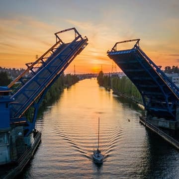 Cover Image for Bridging Cultures: The Human Side of Technology in Nonprofit and Private Sectors