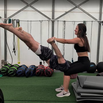 Cover Image for Acroyoga - Fly, Base & Flow Together