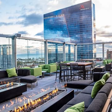 Cover Image for Legal Operators Unwind – Chicago