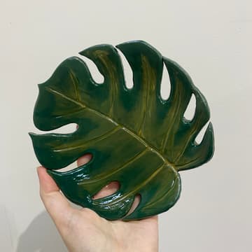 Cover Image for Ceramics Workshop "Fall in Love with Clay: Monstera Leaf – Make pierced plate!"