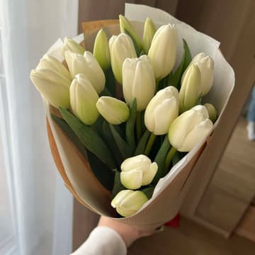 Cover Image for Fehér tulipán csokor - 10 szálas