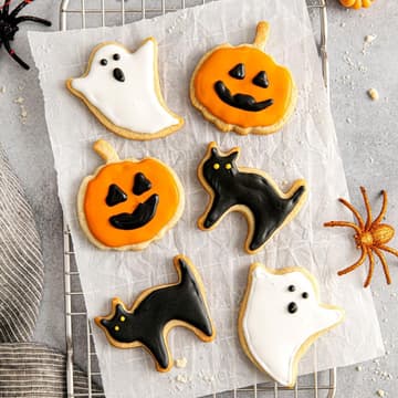 Cover Image for 🍪🪄 cookie decorating 🧛🏻‍♀️🍷