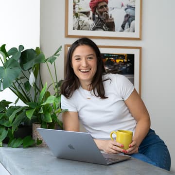 Cover Image for How to Adopt a Leader's Mindset with Lottie Unwin