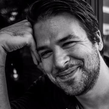 Cover Image for Accessing Global AI Infrastructure: Building AI Startups that Last