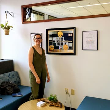 Cover Image for Lunch and Learn - Artist/Scientist Ruth Maust