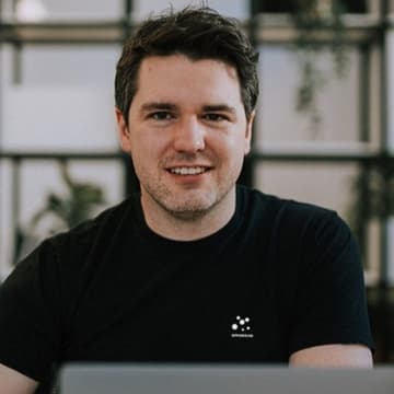 Cover Image for Scaling and Achieving Growth through Government Contracts (RedBridge Members only event)