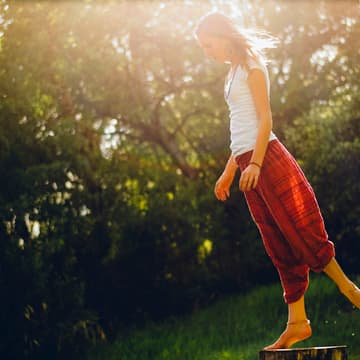 Cover Image for Mad Money Club - Taking the First Step: Becoming a Woman Who Invests