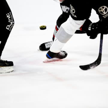 Cover Image for TBD: UNH Hockey Game