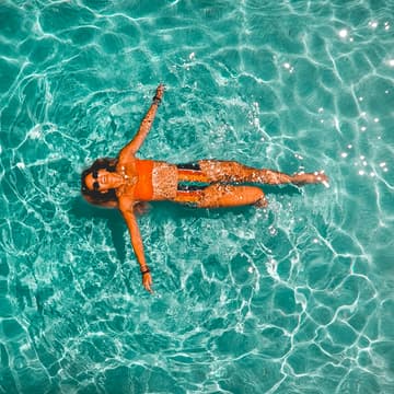 Cover Image for Grant Moms Sweat & Supper: Aqua Aerobics