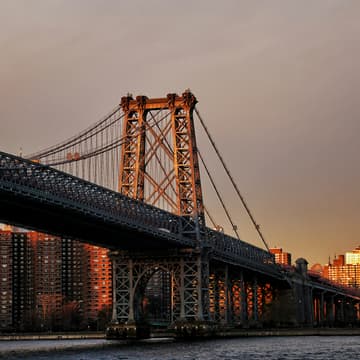 Cover Image for Williamsburg Waterfront Walk