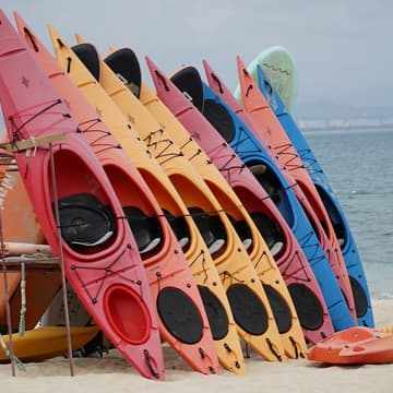 Cover Image for 8/11 Kayaking with City Girls Who Walk