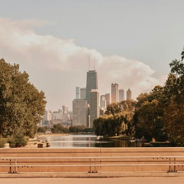 Cover Image for Ground: An Evening Walk in the City
