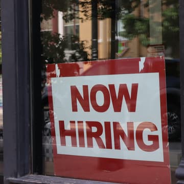 Cover Image for Surviving the AI Tsunami: A Job Seeker’s Perspective