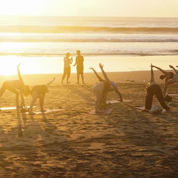 Cover Image for RISE & FLOW - Pilates & Breathwork by the beach