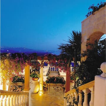 Cover Image for Dinner at Fakhreddine