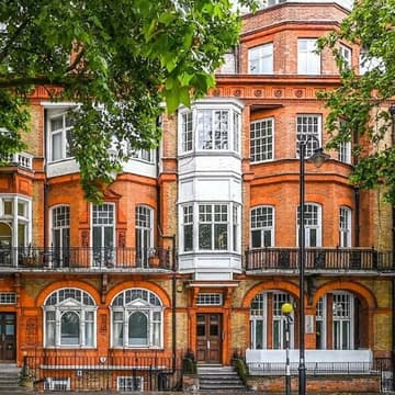 Cover Image for 🏘️Offline Women Explore Pretty London: Chelsea