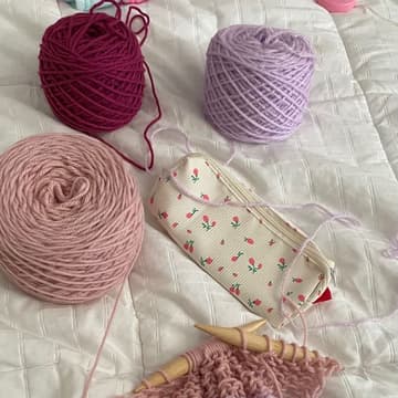 Cover Image for yarn club: fiber arts circle & trivia