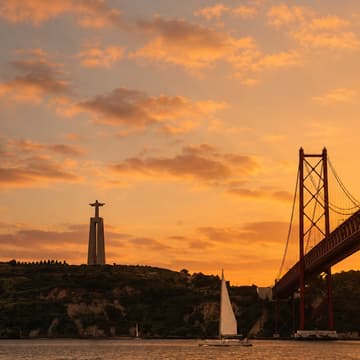 Cover Image for FREE Community Exclusive Sunset Walk | Along the Tejo 🌅