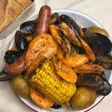 Cover Image for Seafood Boil Love Deluxe x Allan's ABC