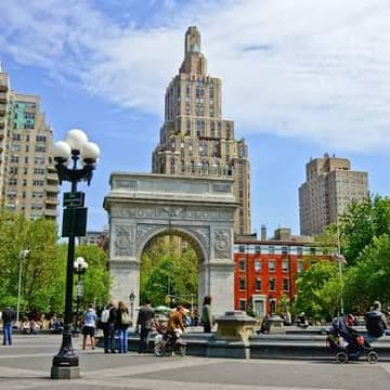 Cover Image for Creative Women Walk: Washington Square Park to the Waterfront
