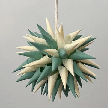 Cover Image for Polish Paper Baubles