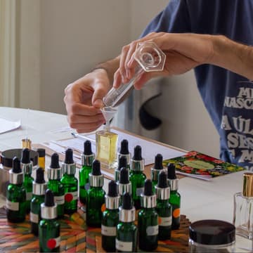 Cover Image for Oficina de criação de perfume botânico