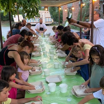 Cover Image for I martedi dei bambini: Mani in pasta!