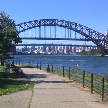 Cover Image for Creative Women Walk: Astoria Park