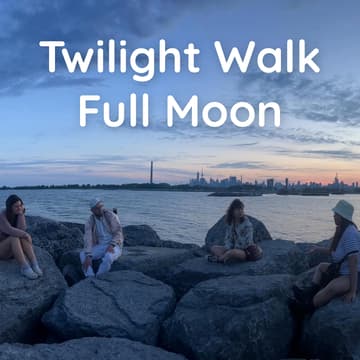 Image de couverture pour Twilight Walk: Sturgeon Moon Edition