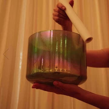 Cover Image for ✨ ✨ Bain sonore aux bols de cristal & Pranayama ✨ ✨