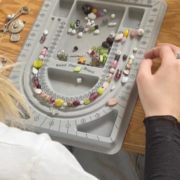 Cover Image for Vintage Beaded Jewelry Making