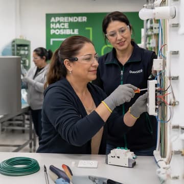 Cover Image for Taller Jefas de Hogar: Instalaciones Eléctricas