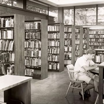 Cover Image for people who read books