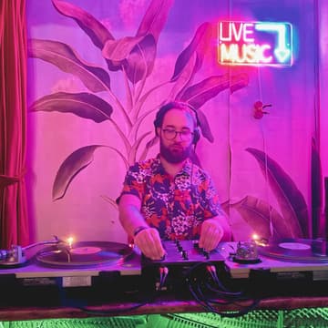 Cover Image for DJ Hemper