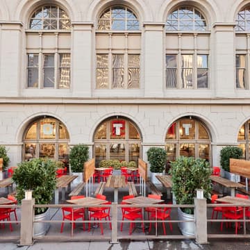 Cover Image for Columbia and Ivy+ Alumni Happy Hour at Gotts SF Ferry Building