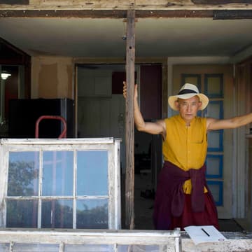 Cover Image for Oakland Asian Cultural Center: Gyuto Foundation in photography and sculpture