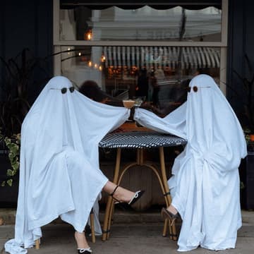 Cover Image for Halloween Hot Girl Walk