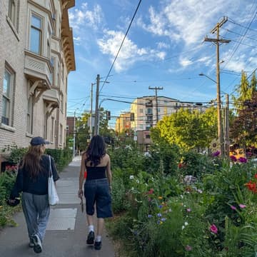 Cover Image for the eldest daughters walk — seattle 🚶‍♀️
