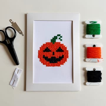 Cover Image for Halloween Cross Stitch for Beginners with That's Sew New York