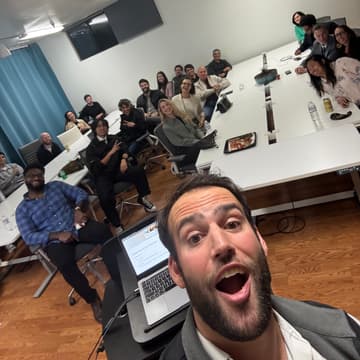 Cover Image for #SalesFriends: AI Show & Tell
