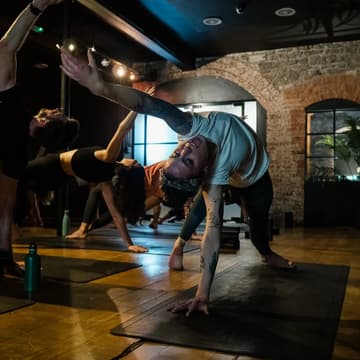 Cover Image for Offline Hangout Special | Yoga & Juice 🧘 @ Yoganand