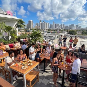 Cover Image for LaFamilia Miami Tech Happy Hour 🍹