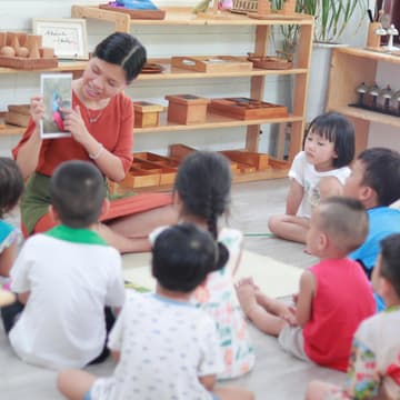 Cover Image for KHỦNG HOẢNG ĐẦU ĐỜI, HIỂU ĐỂ BỚT GÂY!
