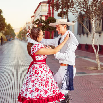 Cover Image for Taller de cueca tradicional