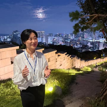 Cover Image for Best Night View in Seoul: City Wall & Mural Village Tour