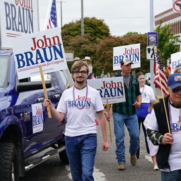 Cover Image for March with Team Braun: La Center Twilight Parade