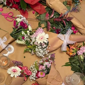 Cover Image for Build Your Own Bouquet Night 💐