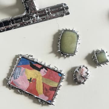 Cover Image for Intro to Soft Solder: Mini Frames, Gems & Shells